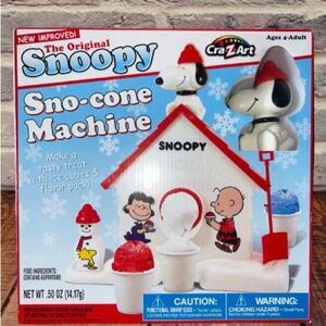 Gorgeous Peanuts Snoopy Sno-Cone Machine Kids Snow Maker Toy Ice Shavings